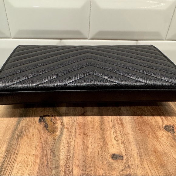 Yves Saint Laurent YSL Black Chevron Clutch with Gold Chain - Picture 8 of 11